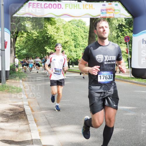 29.06.2025 - hella hamburg halbmarathon MichiJ http://msf.ph/oto/8304137 29.06.2025 10:35:06 Zwischen KM18-KM19 1613, 2213, 2274, 4528, 9051, 14594, 15309, 16089, 17229, 17632, 18882, 18963 meine-sportfotos.de