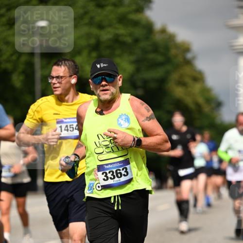 29.06.2025 - hella hamburg halbmarathon Dr. Thomas Lammeyer http://msf.ph/oto/8304165 29.06.2025 10:16:35 Kennedybrücke 1610, 1785, 2531, 2942, 2963, 2964, 3360, 3363, 4532, 5150, 7014, 7907, 8398, 8405, 8917, 8971, 9428, 9705, 10067, 10402, 10409, 10685, 11025 meine-sportfotos.de