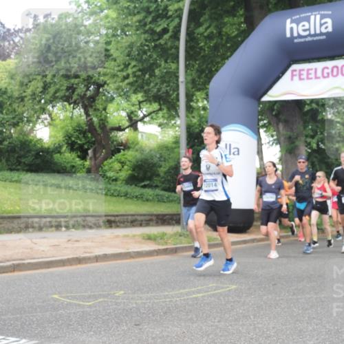 29.06.2025 - hella hamburg halbmarathon KatJ http://msf.ph/oto/8304183 29.06.2025 10:43:38 Zwischen KM18-KM19 1130, 1485, 2250, 5492, 6272, 6399, 8669 meine-sportfotos.de