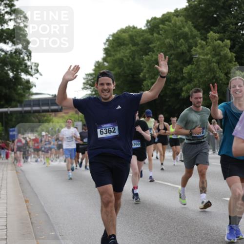 29.06.2025 - hella hamburg halbmarathon Jannik Wohlers http://msf.ph/oto/8304200 29.06.2025 10:37:31 Lombardsbrücke 1475, 1578, 1799, 1985, 2786, 3246, 3880, 4921, 5139, 5522, 6362, 6697, 7244, 7321, 7350, 7629, 7696, 8198, 8199, 8985, 9247, 9288, 9350, 9895, 10025, 10159, 10836, 11087, 11152, 11164, 11421, 11456, 11457, 11479, 11543, 11882, 12242, 12997, 13650, 14018, 15002, 15329, 15418, 15511, 15562, 15762, 16211, 16220, 16360, 17389, 18317, 18319, 18572, 18937 meine-sportfotos.de