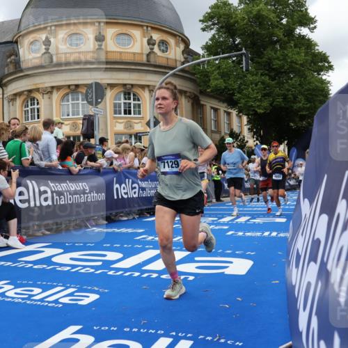 29.06.2025 - hella hamburg halbmarathon Strokosch-Dieckow http://msf.ph/oto/8304208 29.06.2025 10:54:29 Ziel 1442, 2474, 3426, 3794, 4635, 4868, 5259, 6511, 7129, 8772, 8798, 9012, 10040, 10368, 10376, 11009, 11797, 11799, 12321, 12362, 12607, 15146, 16327, 19067 meine-sportfotos.de