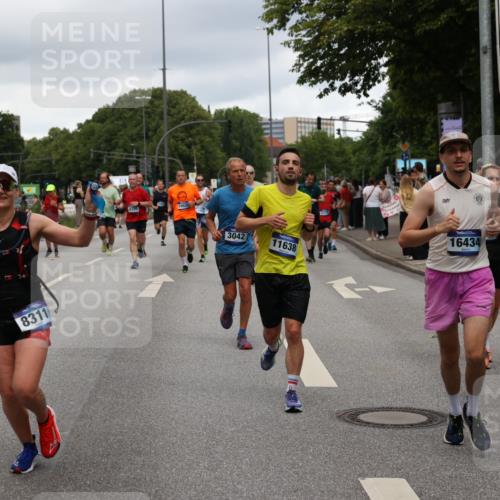 29.06.2025 - hella hamburg halbmarathon Yannick Fuchs http://msf.ph/oto/8304212 29.06.2025 10:50:07 20KM 1130, 1180, 1877, 2378, 2982, 3042, 3048, 4594, 4813, 4951, 5287, 5465, 5721, 5744, 6759, 7547, 7646, 7742, 8311, 8330, 8639, 8863, 8968, 8996, 9246, 9622, 9903, 10084, 11143, 11309, 11554, 11638, 11870, 12515, 12858, 13474, 14363, 14461, 15134, 16008, 16009, 16043, 16375, 16434, 16620, 16625, 17468, 18117, 18125, 18325, 18340, 18495, 18531, 18634, 18867, 18966, 19152 meine-sportfotos.de
