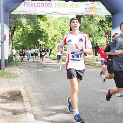 29.06.2025 - hella hamburg halbmarathon MichiJ http://msf.ph/oto/8304277 29.06.2025 10:35:07 Zwischen KM18-KM19 1613, 2213, 2274, 4528, 9051, 14594, 15309, 15923, 16089, 17229, 17632, 18882, 18963 meine-sportfotos.de