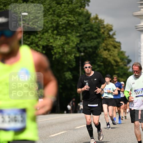 29.06.2025 - hella hamburg halbmarathon Dr. Thomas Lammeyer http://msf.ph/oto/8304306 29.06.2025 10:16:36 Kennedybrücke 1610, 1785, 2531, 2942, 3360, 3363, 4532, 5150, 7014, 7907, 8398, 8405, 8917, 8971, 9428, 9705, 10067, 10402, 10409, 10685, 11025 meine-sportfotos.de