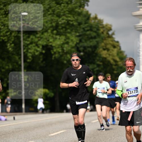 29.06.2025 - hella hamburg halbmarathon Dr. Thomas Lammeyer http://msf.ph/oto/8304422 29.06.2025 10:16:37 Kennedybrücke 1610, 1785, 2531, 2942, 3360, 3363, 4532, 5150, 6489, 7014, 7907, 8398, 8405, 8917, 9428, 9705, 10067, 10402, 10409, 11025 meine-sportfotos.de
