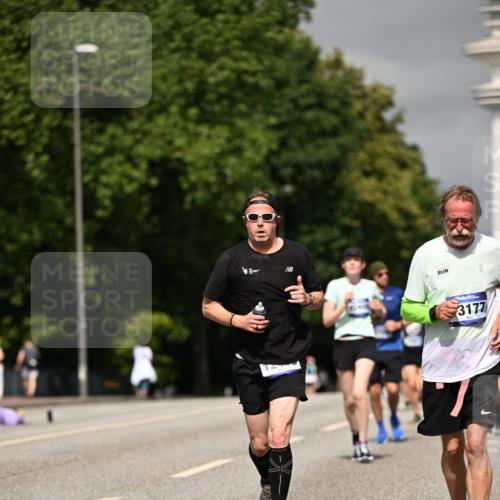 29.06.2025 - hella hamburg halbmarathon Dr. Thomas Lammeyer http://msf.ph/oto/8304448 29.06.2025 10:16:37 Kennedybrücke 1610, 1785, 2531, 2942, 3360, 3363, 4532, 5150, 6489, 7014, 7907, 8398, 8405, 8917, 9428, 9705, 10067, 10402, 10409, 11025 meine-sportfotos.de