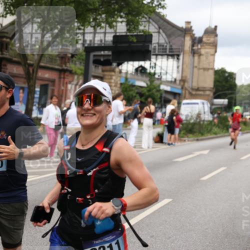 29.06.2025 - hella hamburg halbmarathon Yannick Fuchs http://msf.ph/oto/8304540 29.06.2025 10:50:08 20KM 1130, 1180, 1877, 2378, 2982, 3042, 3048, 4594, 4813, 4951, 5287, 5465, 5721, 5744, 6759, 7037, 7547, 7646, 7742, 8311, 8330, 8639, 8863, 8968, 8996, 9246, 9622, 9903, 10084, 11143, 11309, 11554, 11638, 11870, 12515, 12858, 14363, 14461, 15134, 16008, 16009, 16043, 16375, 16434, 16620, 16625, 17468, 17660, 18117, 18125, 18325, 18340, 18495, 18531, 18634, 18867, 18966, 19152 meine-sportfotos.de