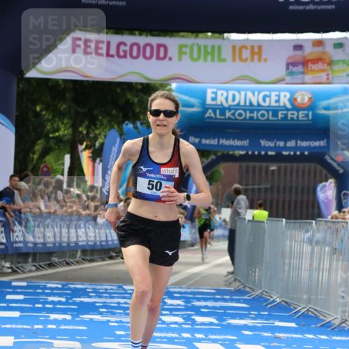 29.06.2025 - hella hamburg halbmarathon Strokosch-Dieckow http://msf.ph/oto/8304607 29.06.2025 10:16:09 Ziel 50 meine-sportfotos.de