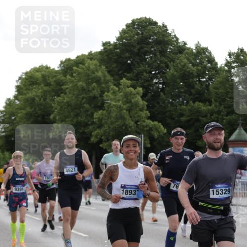 29.06.2025 - hella hamburg halbmarathon Jannik Wohlers http://msf.ph/oto/8304643 29.06.2025 10:37:39 Lombardsbrücke 1196, 1394, 1578, 1799, 1901, 1966, 1985, 2786, 3242, 3880, 4414, 4921, 5713, 6199, 6362, 6697, 7118, 7165, 7244, 7552, 7629, 7696, 7914, 8198, 8199, 8539, 8615, 8696, 8985, 9350, 9391, 10025, 10836, 11152, 11164, 11421, 11456, 11457, 11479, 11543, 12573, 12892, 12997, 13103, 13442, 14018, 14163, 15002, 15329, 15355, 15418, 15511, 15562, 15762, 16211, 16220, 16360, 16658, 16876, 17053, 17389, 18572, 18592, 18937 meine-sportfotos.de