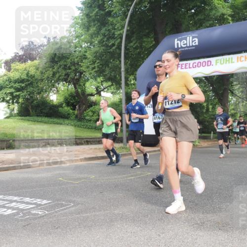 29.06.2025 - hella hamburg halbmarathon KatJ http://msf.ph/oto/8304867 29.06.2025 10:43:46 Zwischen KM18-KM19 1583, 4167, 5033, 7659, 7716, 8652 meine-sportfotos.de
