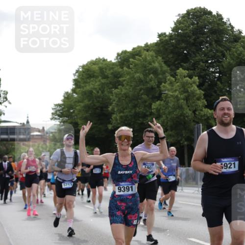 29.06.2025 - hella hamburg halbmarathon Jannik Wohlers http://msf.ph/oto/8304940 29.06.2025 10:37:41 Lombardsbrücke 1196, 1394, 1578, 1742, 1799, 1901, 1966, 2786, 3242, 3716, 3880, 4414, 4921, 5300, 5713, 6199, 6362, 6697, 6930, 7118, 7165, 7244, 7552, 7629, 7696, 7914, 8198, 8199, 8539, 8615, 8696, 9350, 9391, 10025, 11152, 11164, 11421, 11456, 11457, 11479, 11543, 12573, 12892, 12997, 13103, 13442, 14018, 14163, 15002, 15329, 15355, 15417, 15418, 15511, 15562, 15762, 16211, 16220, 16360, 16658, 16876, 17053, 18572, 18592, 18937 meine-sportfotos.de