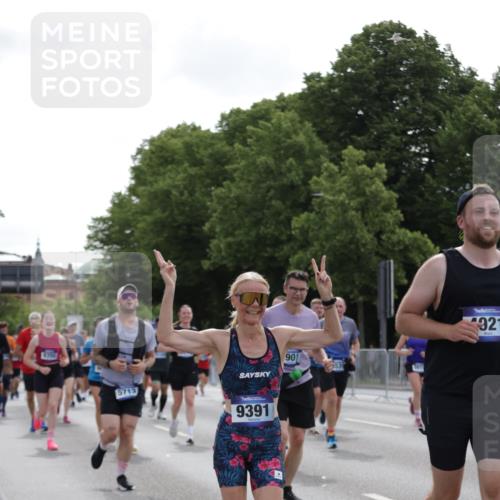 29.06.2025 - hella hamburg halbmarathon Jannik Wohlers http://msf.ph/oto/8305017 29.06.2025 10:37:41 Lombardsbrücke 1196, 1394, 1578, 1742, 1799, 1901, 1966, 2786, 3242, 3716, 3880, 4414, 4921, 5300, 5713, 6199, 6362, 6697, 6930, 7118, 7165, 7244, 7552, 7629, 7696, 7914, 8198, 8199, 8539, 8615, 8696, 9350, 9391, 10025, 11152, 11164, 11421, 11456, 11457, 11479, 11543, 12573, 12892, 12997, 13103, 13442, 14018, 14163, 15002, 15329, 15355, 15417, 15418, 15511, 15562, 15762, 16211, 16220, 16360, 16658, 16876, 17053, 18572, 18592, 18937 meine-sportfotos.de