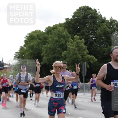 29.06.2025 - hella hamburg halbmarathon Jannik Wohlers http://msf.ph/oto/8305048 29.06.2025 10:37:41 Lombardsbrücke 1196, 1394, 1578, 1742, 1799, 1901, 1966, 2786, 3242, 3716, 3880, 4414, 4921, 5300, 5713, 6199, 6362, 6697, 6930, 7118, 7165, 7244, 7552, 7629, 7696, 7914, 8198, 8199, 8539, 8615, 8696, 9350, 9391, 10025, 11152, 11164, 11421, 11456, 11457, 11479, 11543, 12573, 12892, 12997, 13103, 13442, 14018, 14163, 15002, 15329, 15355, 15417, 15418, 15511, 15562, 15762, 16211, 16220, 16360, 16658, 16876, 17053, 18572, 18592, 18937 meine-sportfotos.de