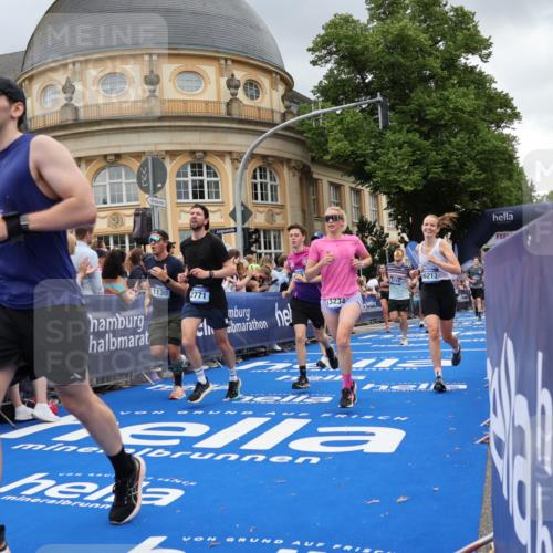29.06.2025 - hella hamburg halbmarathon Strokosch-Dieckow http://msf.ph/oto/8305055 29.06.2025 10:55:27 Ziel 1130, 2252, 2771, 4189, 4951, 5287, 5319, 6591, 6938, 8487, 8573, 11554, 11568, 12196, 12544, 12584, 13234, 13236, 13267, 14036, 14592, 16110, 16213, 16334, 16609, 16985, 17603, 17615, 17940 meine-sportfotos.de