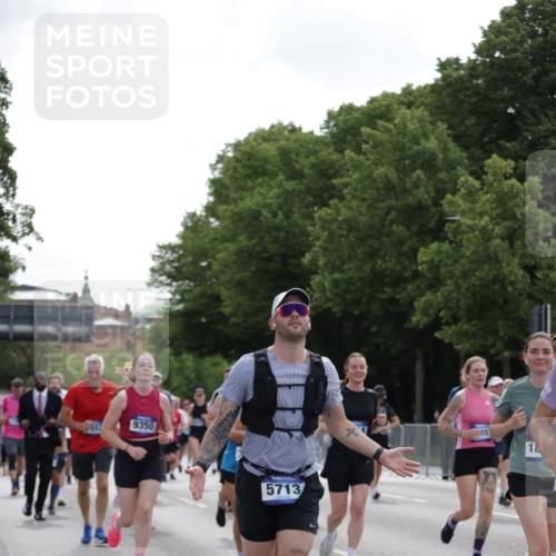 29.06.2025 - hella hamburg halbmarathon Jannik Wohlers http://msf.ph/oto/8305118 29.06.2025 10:37:42 Lombardsbrücke 1196, 1394, 1578, 1742, 1901, 1966, 2786, 3242, 3716, 3880, 4414, 4921, 5300, 5713, 6199, 6200, 6362, 6697, 6930, 7118, 7165, 7244, 7552, 7629, 7696, 7914, 8198, 8199, 8539, 8615, 8696, 9350, 9391, 10025, 10584, 11152, 11164, 11421, 11456, 11457, 11479, 12573, 12892, 12997, 13103, 13442, 14016, 14163, 15002, 15329, 15355, 15417, 15562, 15762, 16211, 16220, 16360, 16658, 16876, 17053, 18572, 18592, 18937 meine-sportfotos.de