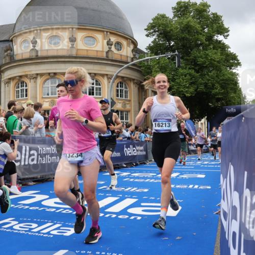 29.06.2025 - hella hamburg halbmarathon Strokosch-Dieckow http://msf.ph/oto/8305123 29.06.2025 10:55:28 Ziel 1130, 2252, 2771, 3037, 4189, 4951, 5287, 5319, 6591, 6938, 8487, 8573, 11554, 11568, 12196, 12544, 12584, 13234, 13236, 13267, 14036, 14592, 16110, 16213, 16334, 16609, 16985, 17603, 17615, 17940 meine-sportfotos.de