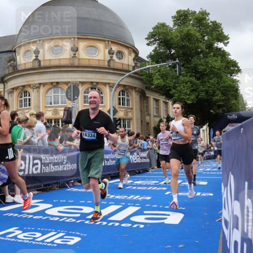 29.06.2025 - hella hamburg halbmarathon Strokosch-Dieckow http://msf.ph/oto/8305151 29.06.2025 10:55:31 Ziel 1120, 1130, 2252, 2771, 2955, 2982, 3037, 4951, 5319, 6591, 6938, 8573, 11039, 11554, 11568, 12196, 12515, 12544, 12584, 13234, 13267, 14036, 14592, 15896, 16110, 16213, 16334, 16609, 17603, 17615, 18064 meine-sportfotos.de