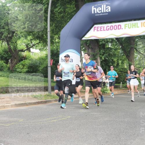 29.06.2025 - hella hamburg halbmarathon KatJ http://msf.ph/oto/8305200 29.06.2025 10:43:51 Zwischen KM18-KM19 1563, 2417, 3836, 4167, 5033, 6416, 7716, 8542, 8652 meine-sportfotos.de