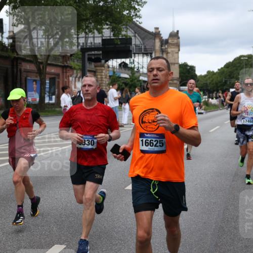 29.06.2025 - hella hamburg halbmarathon Yannick Fuchs http://msf.ph/oto/8305249 29.06.2025 10:50:13 20KM 1130, 1877, 2083, 2378, 2982, 3042, 3048, 4152, 4594, 4813, 5287, 5465, 5570, 5721, 5744, 6759, 7037, 7547, 7646, 8311, 8330, 8863, 8968, 8996, 9246, 9622, 9903, 10084, 10093, 10665, 11143, 11309, 11554, 11638, 11870, 12515, 12858, 13691, 14363, 14461, 14588, 14867, 15134, 15407, 16008, 16009, 16043, 16121, 16434, 16620, 16625, 16679, 17268, 17468, 17660, 17993, 18117, 18125, 18531, 18634, 18867, 18966 meine-sportfotos.de