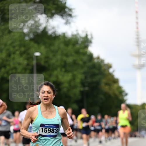 29.06.2025 - hella hamburg halbmarathon Dr. Thomas Lammeyer http://msf.ph/oto/8305260 29.06.2025 10:38:07 Kennedybrücke 1189, 1275, 1764, 1896, 2038, 2276, 2464, 2526, 2933, 3264, 3340, 3345, 3848, 4445, 4807, 4824, 4826, 5096, 5141, 5557, 5561, 5566, 5569, 5691, 5821, 5822, 5887, 6364, 6515, 6516, 6574, 6956, 7027, 7565, 7633, 7653, 7982, 8157, 8277, 8282, 8349, 8375, 8377, 8383, 8401, 8620, 9258, 9438, 9875, 9995, 10007, 10048, 10071, 10561, 10564, 10800, 11111, 11229, 11237, 11338 meine-sportfotos.de