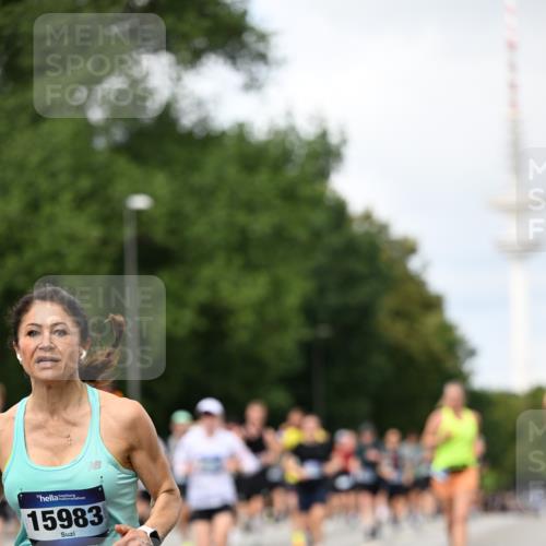 29.06.2025 - hella hamburg halbmarathon Dr. Thomas Lammeyer http://msf.ph/oto/8305290 29.06.2025 10:38:07 Kennedybrücke 1189, 1275, 1764, 1896, 2038, 2276, 2464, 2526, 2933, 3264, 3340, 3345, 3848, 4445, 4807, 4824, 4826, 5096, 5141, 5557, 5561, 5566, 5569, 5691, 5821, 5822, 5887, 6364, 6515, 6516, 6574, 6956, 7027, 7565, 7633, 7653, 7982, 8157, 8277, 8282, 8349, 8375, 8377, 8383, 8401, 8620, 9258, 9438, 9875, 9995, 10007, 10048, 10071, 10561, 10564, 10800, 11111, 11229, 11237, 11338 meine-sportfotos.de