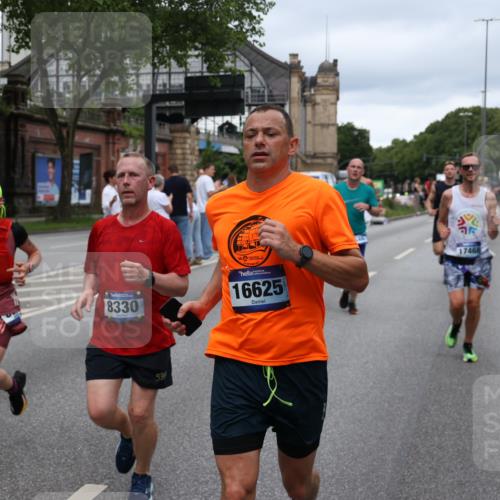 29.06.2025 - hella hamburg halbmarathon Yannick Fuchs http://msf.ph/oto/8305313 29.06.2025 10:50:13 20KM 1130, 1877, 2083, 2378, 2982, 3042, 3048, 4152, 4594, 4813, 5287, 5465, 5570, 5721, 5744, 6759, 7037, 7547, 7646, 8311, 8330, 8863, 8968, 8996, 9246, 9622, 9903, 10084, 10093, 10665, 11143, 11309, 11554, 11638, 11870, 12515, 12858, 13691, 14363, 14461, 14588, 14867, 15134, 15407, 16008, 16009, 16043, 16121, 16434, 16620, 16625, 16679, 17268, 17468, 17660, 17993, 18117, 18125, 18531, 18634, 18867, 18966 meine-sportfotos.de
