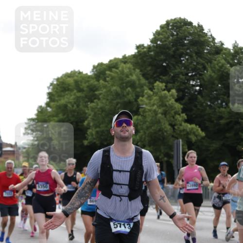 29.06.2025 - hella hamburg halbmarathon Jannik Wohlers http://msf.ph/oto/8305341 29.06.2025 10:37:43 Lombardsbrücke 1196, 1394, 1457, 1578, 1742, 1901, 1966, 2786, 3242, 3716, 3880, 4414, 4921, 5300, 5713, 6199, 6200, 6697, 6751, 6930, 7118, 7165, 7244, 7552, 7629, 7914, 8198, 8199, 8539, 8615, 8696, 9350, 9391, 10025, 10584, 11152, 11421, 11456, 11457, 11479, 12573, 12892, 12997, 13103, 13442, 14016, 14163, 15329, 15355, 15417, 15562, 15762, 16061, 16211, 16220, 16360, 16658, 16876, 17053, 18572, 18592, 18937 meine-sportfotos.de
