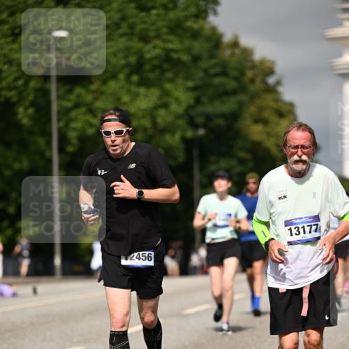 29.06.2025 - hella hamburg halbmarathon Dr. Thomas Lammeyer http://msf.ph/oto/8305356 29.06.2025 10:16:38 Kennedybrücke 1020, 1051, 2531, 2942, 3360, 3363, 4532, 5150, 6489, 7014, 7907, 8398, 8405, 8917, 9428, 9705, 10067, 10402, 10409, 11025 meine-sportfotos.de