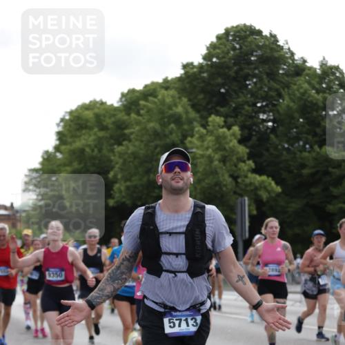 29.06.2025 - hella hamburg halbmarathon Jannik Wohlers http://msf.ph/oto/8305378 29.06.2025 10:37:43 Lombardsbrücke 1196, 1394, 1457, 1578, 1742, 1901, 1966, 2786, 3242, 3716, 3880, 4414, 4921, 5300, 5713, 6199, 6200, 6697, 6751, 6930, 7118, 7165, 7244, 7552, 7629, 7914, 8198, 8199, 8539, 8615, 8696, 9350, 9391, 10025, 10584, 11152, 11421, 11456, 11457, 11479, 12573, 12892, 12997, 13103, 13442, 14016, 14163, 15329, 15355, 15417, 15562, 15762, 16061, 16211, 16220, 16360, 16658, 16876, 17053, 18572, 18592, 18937 meine-sportfotos.de