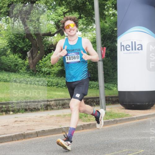 29.06.2025 - hella hamburg halbmarathon KatJ http://msf.ph/oto/8305380 29.06.2025 10:14:25 Zwischen KM18-KM19 5301 meine-sportfotos.de