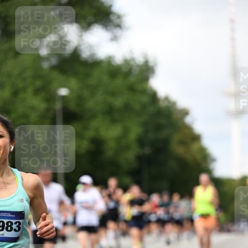29.06.2025 - hella hamburg halbmarathon Dr. Thomas Lammeyer http://msf.ph/oto/8305382 29.06.2025 10:38:07 Kennedybrücke 1189, 1275, 1764, 1896, 2038, 2276, 2464, 2526, 2933, 3264, 3340, 3345, 3848, 4445, 4807, 4824, 4826, 5096, 5141, 5557, 5561, 5566, 5569, 5691, 5821, 5822, 5887, 6364, 6515, 6516, 6574, 6956, 7027, 7565, 7633, 7653, 7982, 8157, 8277, 8282, 8349, 8375, 8377, 8383, 8401, 8620, 9258, 9438, 9875, 9995, 10007, 10048, 10071, 10561, 10564, 10800, 11111, 11229, 11237, 11338 meine-sportfotos.de