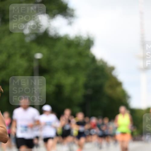 29.06.2025 - hella hamburg halbmarathon Dr. Thomas Lammeyer http://msf.ph/oto/8305471 29.06.2025 10:38:08 Kennedybrücke 1189, 1275, 1764, 2038, 2276, 2464, 2526, 2933, 3264, 3340, 3345, 3848, 4445, 4807, 4824, 4826, 5096, 5141, 5557, 5566, 5569, 5691, 5821, 5822, 5887, 6364, 6515, 6516, 6574, 6956, 7027, 7565, 7633, 7653, 7982, 8157, 8277, 8282, 8349, 8375, 8377, 8383, 8401, 8620, 9438, 9875, 9995, 10007, 10048, 10071, 10561, 10564, 10800, 11111, 11229, 11237, 11338 meine-sportfotos.de