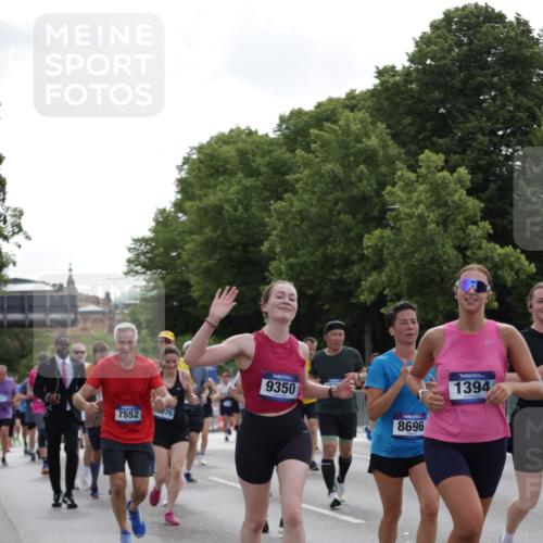 29.06.2025 - hella hamburg halbmarathon Jannik Wohlers http://msf.ph/oto/8305510 29.06.2025 10:37:44 Lombardsbrücke 1196, 1394, 1457, 1596, 1742, 1901, 1966, 2498, 2786, 3242, 3716, 3880, 4414, 4921, 5300, 5713, 6199, 6200, 6697, 6751, 6930, 7118, 7165, 7244, 7552, 7629, 7914, 8198, 8199, 8539, 8615, 8696, 9350, 9391, 10025, 10584, 11152, 11421, 11456, 11457, 11479, 11812, 12573, 12892, 12997, 13103, 13442, 14016, 14163, 15329, 15355, 15417, 15562, 15762, 16061, 16211, 16220, 16360, 16658, 16876, 17053, 18572, 18592, 18937 meine-sportfotos.de