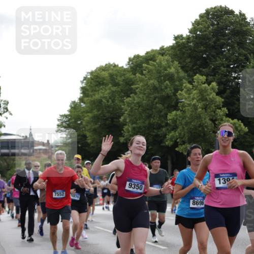 29.06.2025 - hella hamburg halbmarathon Jannik Wohlers http://msf.ph/oto/8305548 29.06.2025 10:37:44 Lombardsbrücke 1196, 1394, 1457, 1596, 1742, 1901, 1966, 2498, 2786, 3242, 3716, 3880, 4414, 4921, 5300, 5713, 6199, 6200, 6697, 6751, 6930, 7118, 7165, 7244, 7552, 7629, 7914, 8198, 8199, 8539, 8615, 8696, 9350, 9391, 10025, 10584, 11152, 11421, 11456, 11457, 11479, 11812, 12573, 12892, 12997, 13103, 13442, 14016, 14163, 15329, 15355, 15417, 15562, 15762, 16061, 16211, 16220, 16360, 16658, 16876, 17053, 18572, 18592, 18937 meine-sportfotos.de