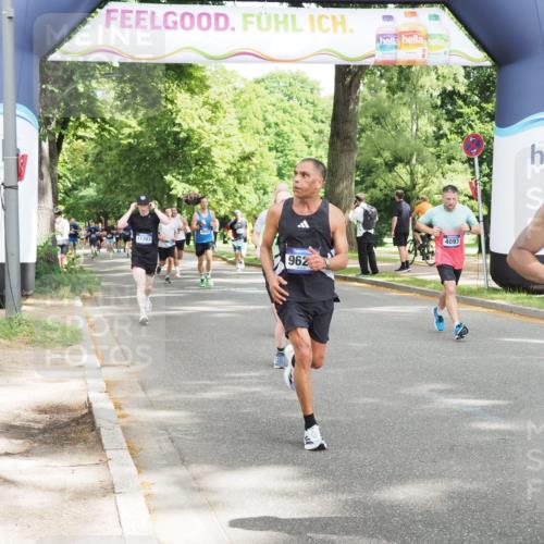 29.06.2025 - hella hamburg halbmarathon MichiJ http://msf.ph/oto/8305552 29.06.2025 10:35:20 Zwischen KM18-KM19 2284, 3213, 4093, 6630, 6716, 9262, 9497, 9538, 9626, 10122, 10969, 10988, 11283, 11518, 15333, 15629, 15808, 17451, 18104 meine-sportfotos.de