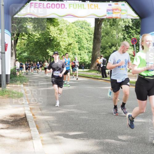29.06.2025 - hella hamburg halbmarathon MichiJ http://msf.ph/oto/8305584 29.06.2025 10:35:22 Zwischen KM18-KM19 3213, 4093, 6716, 8693, 9497, 9538, 9626, 10122, 10969, 10988, 11283, 15333, 15629, 15808, 17451 meine-sportfotos.de