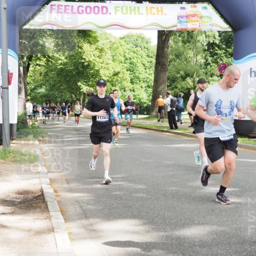 29.06.2025 - hella hamburg halbmarathon MichiJ http://msf.ph/oto/8305622 29.06.2025 10:35:22 Zwischen KM18-KM19 3213, 4093, 6716, 8693, 9497, 9538, 9626, 10122, 10969, 10988, 11283, 15333, 15629, 15808, 17451 meine-sportfotos.de