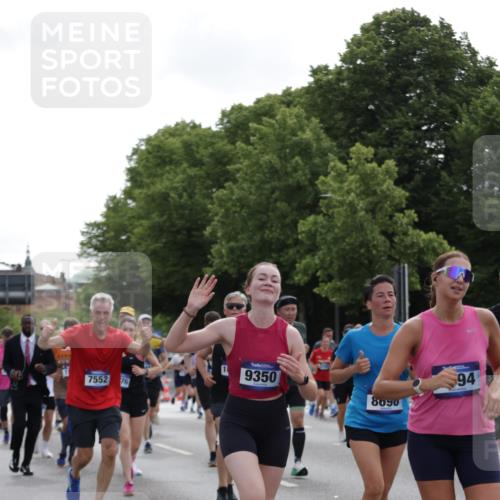 29.06.2025 - hella hamburg halbmarathon Jannik Wohlers http://msf.ph/oto/8305632 29.06.2025 10:37:45 Lombardsbrücke 1196, 1394, 1457, 1596, 1742, 1901, 1966, 2498, 2786, 3242, 3716, 3880, 4414, 4921, 5300, 5713, 6199, 6200, 6697, 6751, 6930, 7118, 7165, 7552, 7629, 7914, 8198, 8199, 8539, 8615, 8696, 9350, 9391, 10025, 10584, 11152, 11421, 11479, 11812, 12573, 12675, 12892, 12997, 13103, 13442, 14016, 14163, 14406, 15329, 15355, 15417, 15562, 15762, 16061, 16211, 16220, 16465, 16658, 16876, 16942, 17053, 18572, 18592, 18937 meine-sportfotos.de
