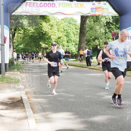 29.06.2025 - hella hamburg halbmarathon MichiJ http://msf.ph/oto/8305647 29.06.2025 10:35:22 Zwischen KM18-KM19 3213, 4093, 6716, 8693, 9497, 9538, 9626, 10122, 10969, 10988, 11283, 15333, 15629, 15808, 17451 meine-sportfotos.de