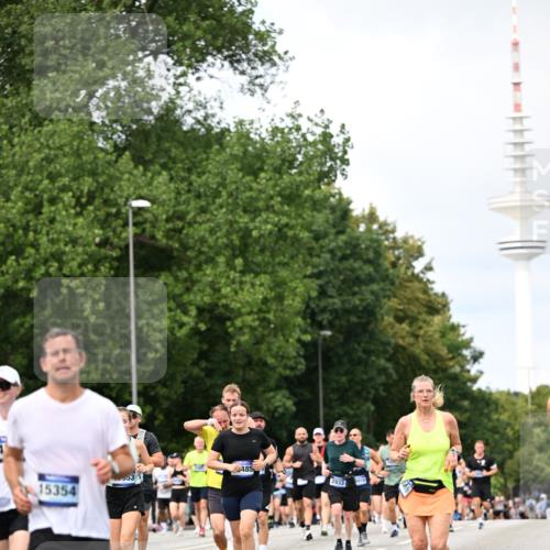 29.06.2025 - hella hamburg halbmarathon Dr. Thomas Lammeyer http://msf.ph/oto/8305666 29.06.2025 10:38:09 Kennedybrücke 1189, 1275, 1764, 1787, 2038, 2276, 2464, 2496, 2526, 2933, 3264, 3340, 3345, 3848, 4445, 4807, 4824, 4826, 5096, 5141, 5557, 5566, 5569, 5691, 5821, 5822, 5887, 6364, 6515, 6516, 6574, 6956, 7027, 7565, 7633, 7653, 7982, 8157, 8277, 8282, 8349, 8375, 8377, 8383, 8401, 8620, 9094, 9438, 9875, 9995, 10007, 10048, 10071, 10561, 10564, 10800, 11229, 11237, 11338 meine-sportfotos.de