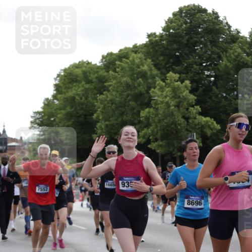 29.06.2025 - hella hamburg halbmarathon Jannik Wohlers http://msf.ph/oto/8305671 29.06.2025 10:37:45 Lombardsbrücke 1196, 1394, 1457, 1596, 1742, 1901, 1966, 2498, 2786, 3242, 3716, 3880, 4414, 4921, 5300, 5713, 6199, 6200, 6697, 6751, 6930, 7118, 7165, 7552, 7629, 7914, 8198, 8199, 8539, 8615, 8696, 9350, 9391, 10025, 10584, 11152, 11421, 11479, 11812, 12573, 12675, 12892, 12997, 13103, 13442, 14016, 14163, 14406, 15329, 15355, 15417, 15562, 15762, 16061, 16211, 16220, 16465, 16658, 16876, 16942, 17053, 18572, 18592, 18937 meine-sportfotos.de
