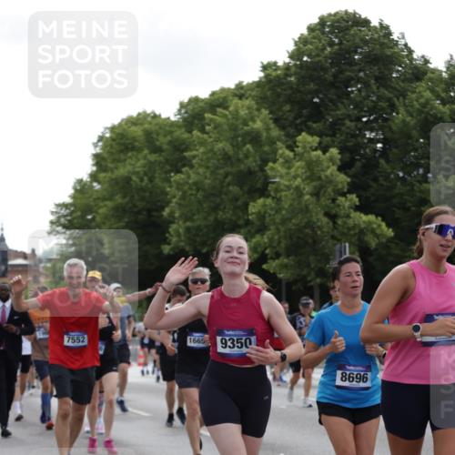 29.06.2025 - hella hamburg halbmarathon Jannik Wohlers http://msf.ph/oto/8305685 29.06.2025 10:37:45 Lombardsbrücke 1196, 1394, 1457, 1596, 1742, 1901, 1966, 2498, 2786, 3242, 3716, 3880, 4414, 4921, 5300, 5713, 6199, 6200, 6697, 6751, 6930, 7118, 7165, 7552, 7629, 7914, 8198, 8199, 8539, 8615, 8696, 9350, 9391, 10025, 10584, 11152, 11421, 11479, 11812, 12573, 12675, 12892, 12997, 13103, 13442, 14016, 14163, 14406, 15329, 15355, 15417, 15562, 15762, 16061, 16211, 16220, 16465, 16658, 16876, 16942, 17053, 18572, 18592, 18937 meine-sportfotos.de