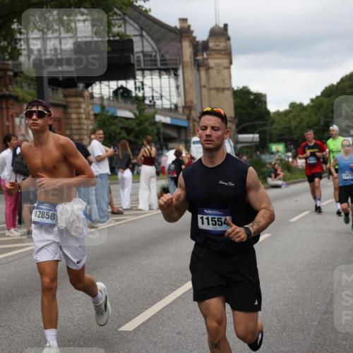 29.06.2025 - hella hamburg halbmarathon Yannick Fuchs http://msf.ph/oto/8305756 29.06.2025 10:50:16 20KM 1877, 2083, 2378, 2741, 3042, 3048, 4152, 4594, 4813, 5287, 5465, 5570, 5721, 5744, 6759, 7037, 7547, 7646, 8311, 8330, 8968, 8996, 9246, 9622, 9884, 9903, 10084, 10093, 10665, 11143, 11554, 11638, 11870, 12590, 12858, 13691, 14588, 14867, 15134, 15407, 16008, 16009, 16043, 16121, 16620, 16625, 16679, 17268, 17468, 17660, 17993, 18117, 18531, 18634, 18867, 18966 meine-sportfotos.de