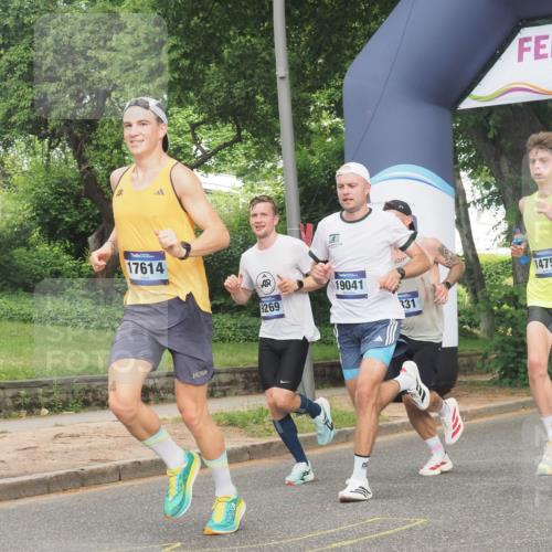 29.06.2025 - hella hamburg halbmarathon KatJ http://msf.ph/oto/8305861 29.06.2025 10:14:31 Zwischen KM18-KM19 7331 meine-sportfotos.de