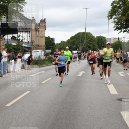 29.06.2025 - hella hamburg halbmarathon Yannick Fuchs http://msf.ph/oto/8305970 29.06.2025 10:50:17 20KM 1877, 2083, 2378, 2741, 3042, 4152, 4594, 4813, 5287, 5570, 5721, 5744, 6759, 7037, 7547, 7646, 8311, 8330, 8968, 8996, 9246, 9622, 9884, 9903, 10084, 10093, 10665, 11143, 11554, 11638, 11870, 12590, 12858, 13691, 14408, 14588, 14867, 15134, 15407, 16008, 16009, 16043, 16121, 16620, 16625, 16679, 17268, 17468, 17660, 17993, 18117, 18531, 18634, 18867, 18899, 18966 meine-sportfotos.de