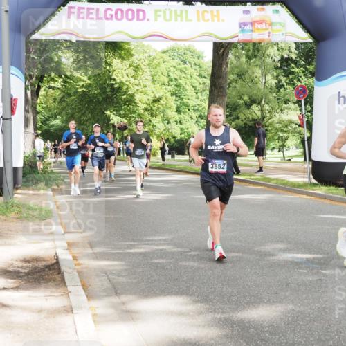 29.06.2025 - hella hamburg halbmarathon MichiJ http://msf.ph/oto/8306015 29.06.2025 10:35:30 Zwischen KM18-KM19 1592, 3852, 8693, 12685, 14482, 15714 meine-sportfotos.de