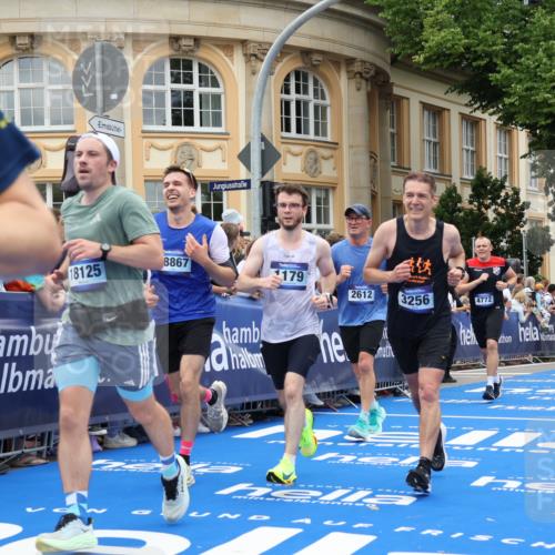 29.06.2025 - hella hamburg halbmarathon Strokosch-Dieckow http://msf.ph/oto/8306025 29.06.2025 10:55:52 Ziel 1179, 2612, 3256, 3668, 4772, 6569, 7147, 7221, 7976, 8968, 9246, 10084, 12858, 13474, 14867, 15184, 15868, 15884, 16176, 16401, 16434, 16786, 18125, 18867, 19047 meine-sportfotos.de