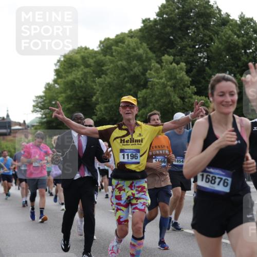 29.06.2025 - hella hamburg halbmarathon Jannik Wohlers http://msf.ph/oto/8306028 29.06.2025 10:37:48 Lombardsbrücke 1196, 1394, 1457, 1596, 1742, 1791, 1901, 1966, 2113, 2498, 2786, 3010, 3242, 3338, 3635, 3636, 3716, 3880, 4414, 4921, 5300, 5713, 6199, 6200, 6751, 6930, 7118, 7165, 7552, 7629, 7868, 7914, 8198, 8199, 8539, 8615, 8696, 9350, 9391, 10025, 10584, 11152, 11812, 12573, 12675, 12677, 12892, 12997, 13103, 13442, 13833, 14016, 14163, 14406, 15101, 15329, 15355, 15417, 15562, 15762, 16061, 16220, 16465, 16658, 16876, 16942, 17053, 18592, 18937 meine-sportfotos.de
