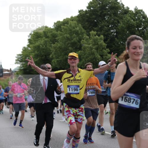 29.06.2025 - hella hamburg halbmarathon Jannik Wohlers http://msf.ph/oto/8306049 29.06.2025 10:37:48 Lombardsbrücke 1196, 1394, 1457, 1596, 1742, 1791, 1901, 1966, 2113, 2498, 2786, 3010, 3242, 3338, 3635, 3636, 3716, 3880, 4414, 4921, 5300, 5713, 6199, 6200, 6751, 6930, 7118, 7165, 7552, 7629, 7868, 7914, 8198, 8199, 8539, 8615, 8696, 9350, 9391, 10025, 10584, 11152, 11812, 12573, 12675, 12677, 12892, 12997, 13103, 13442, 13833, 14016, 14163, 14406, 15101, 15329, 15355, 15417, 15562, 15762, 16061, 16220, 16465, 16658, 16876, 16942, 17053, 18592, 18937 meine-sportfotos.de