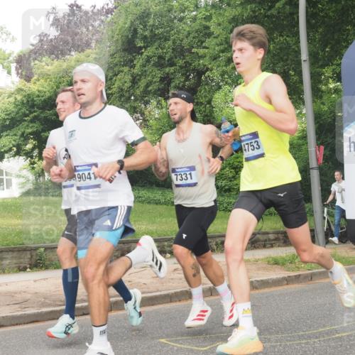 29.06.2025 - hella hamburg halbmarathon KatJ http://msf.ph/oto/8306055 29.06.2025 10:14:32 Zwischen KM18-KM19 7331 meine-sportfotos.de